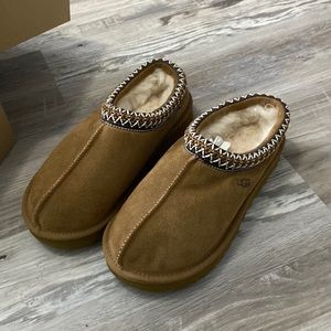UGG tasman